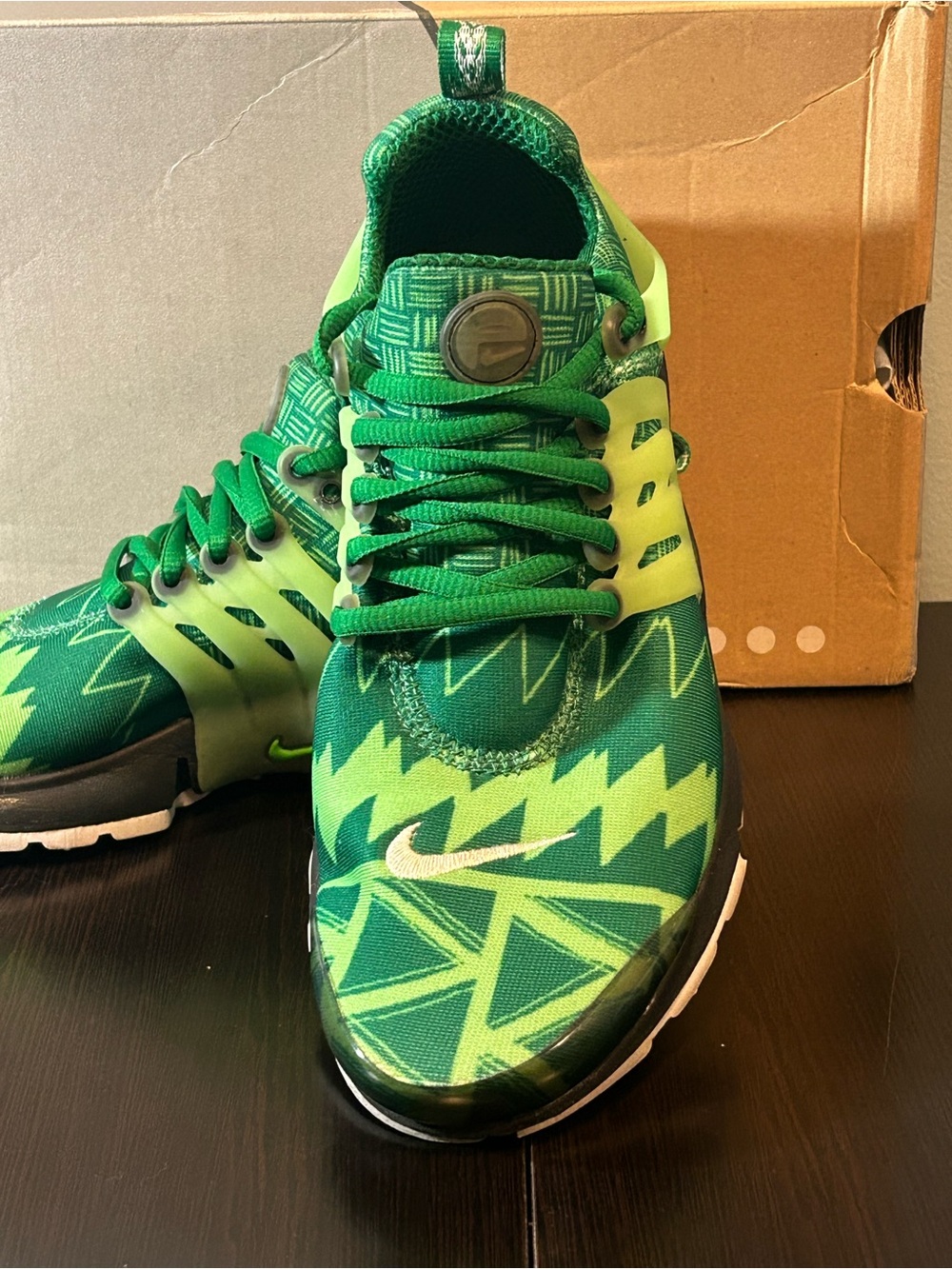 Nike women’s Air Presto ‘Naija’ pine green size small - Picture 2 of 15